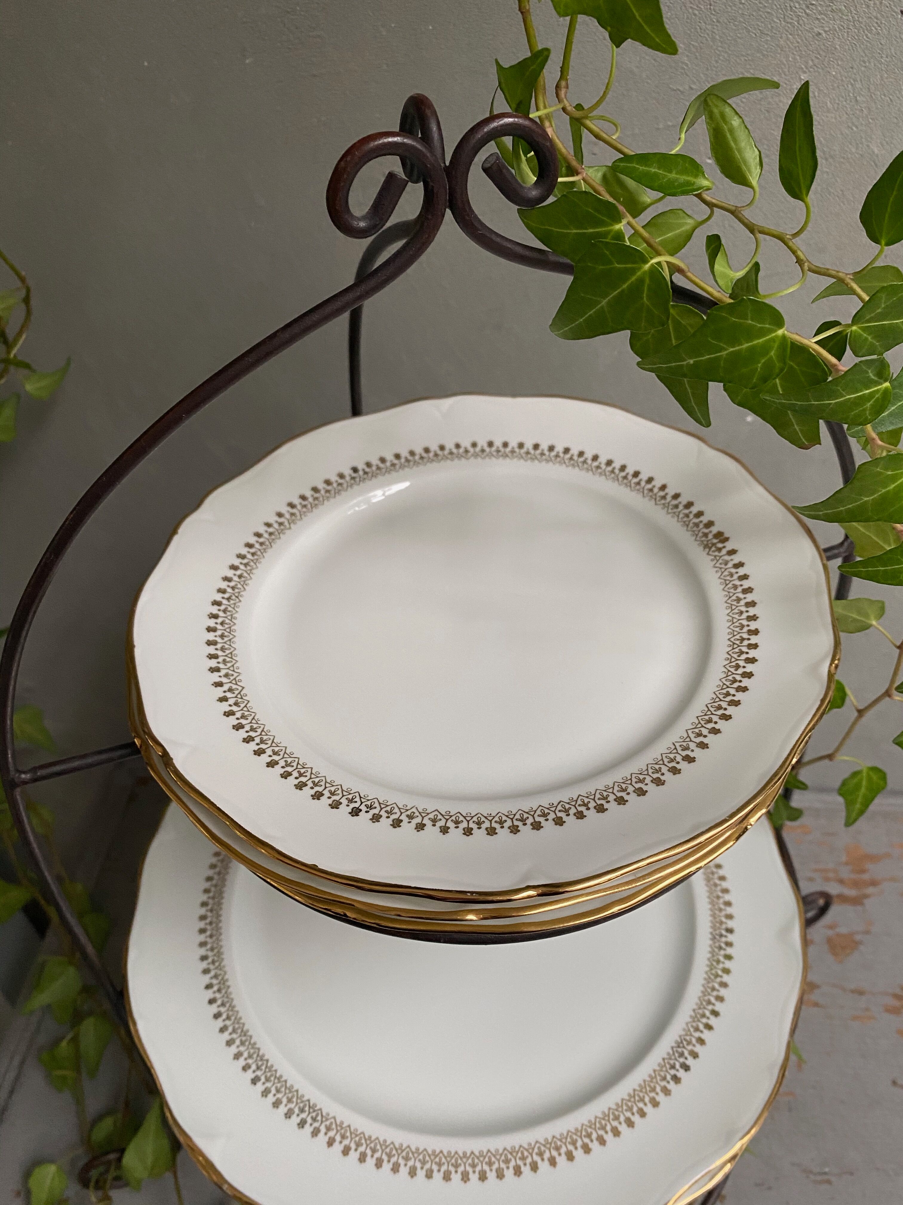 Dessert plates made of Sologne porcelain