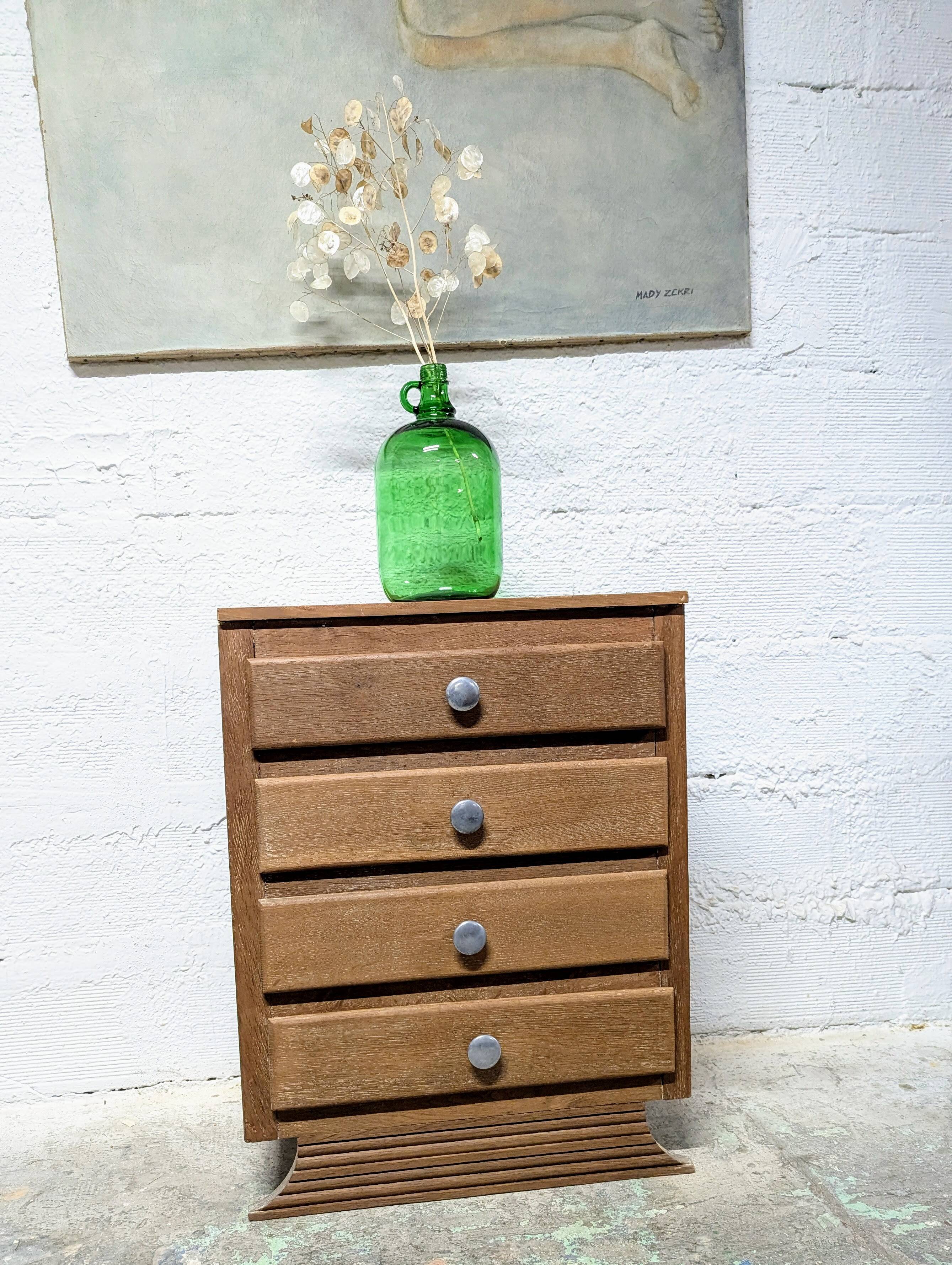 Small chest of drawers with 4 drawers