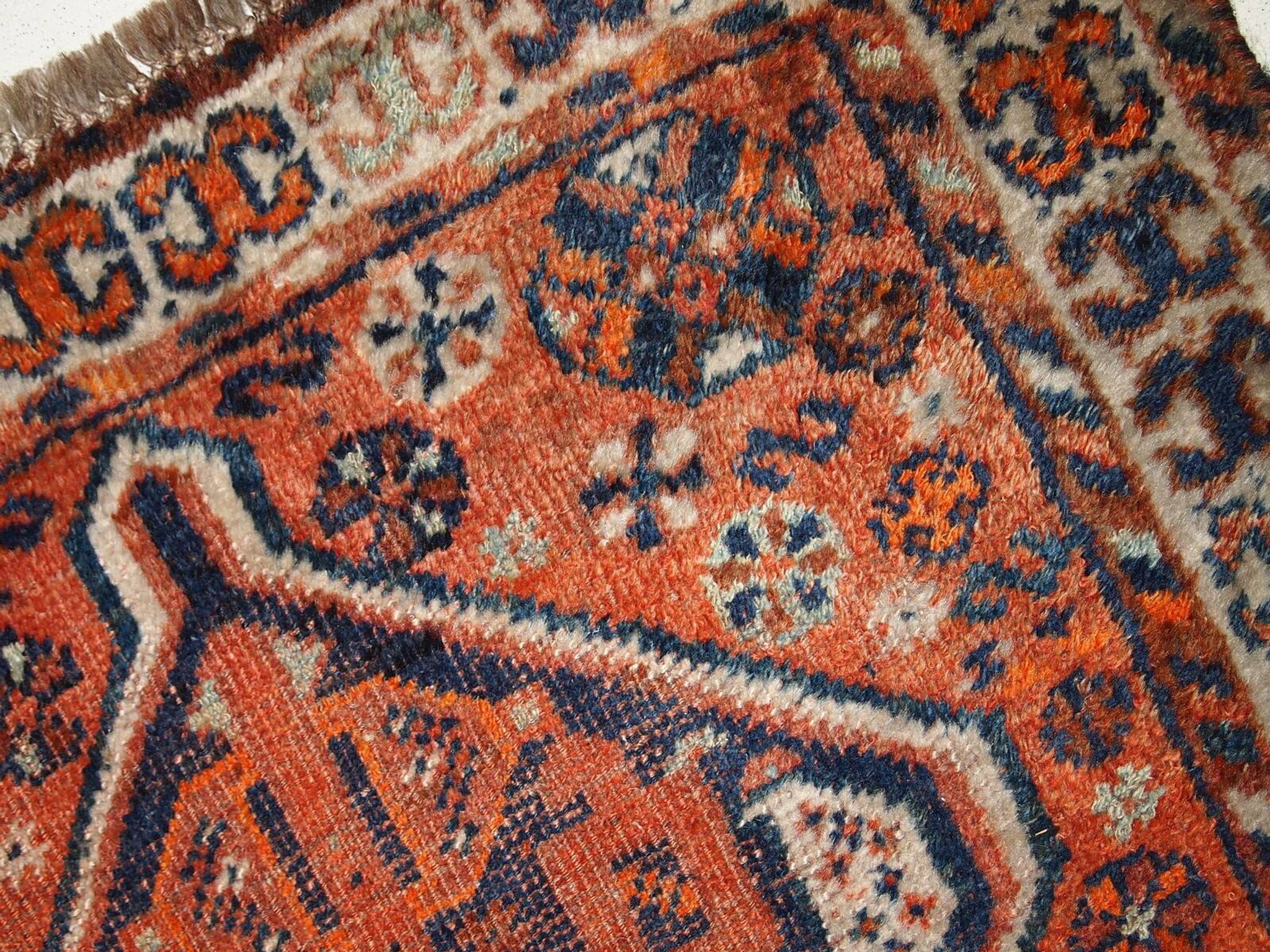 Tapis Antique Shiraz en Laine, Début du XXe Siècle, Élégance Historique