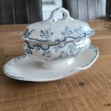 Rambouillet model sauce boat from Lunéville factory
