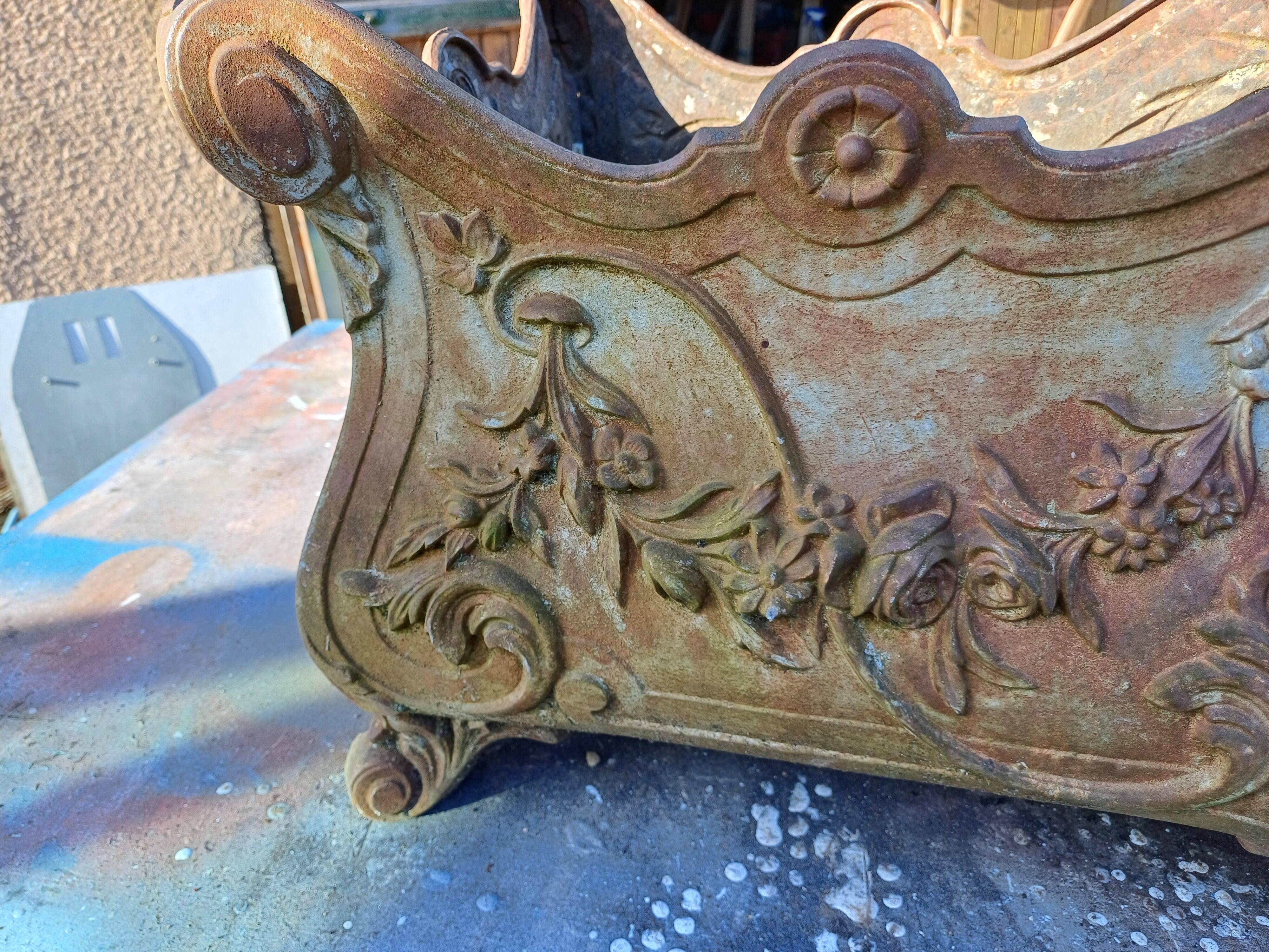 Large 1900 Cast Iron Planter in Rocaille Style: Charleville - Mézières