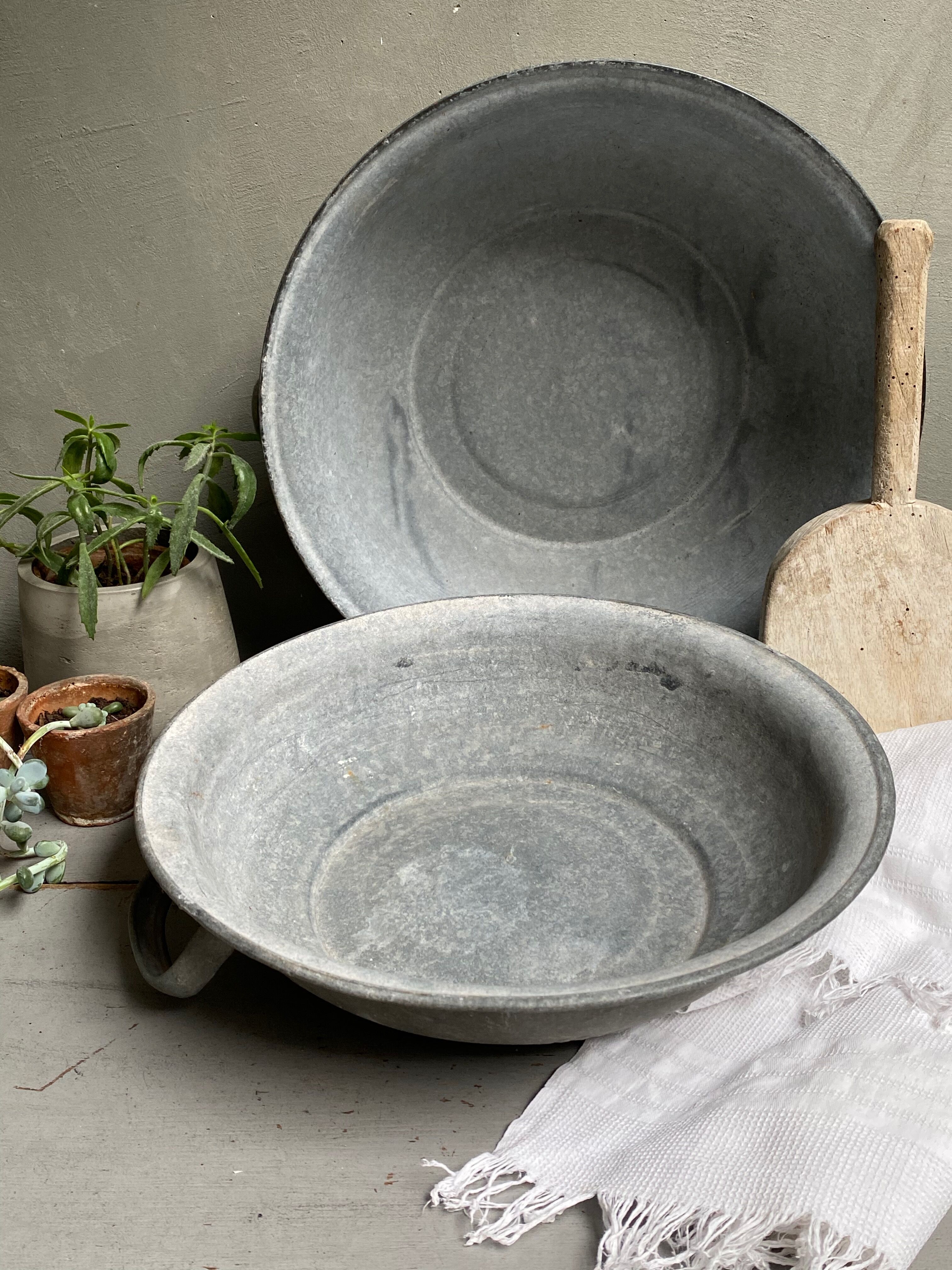 Zinc basin