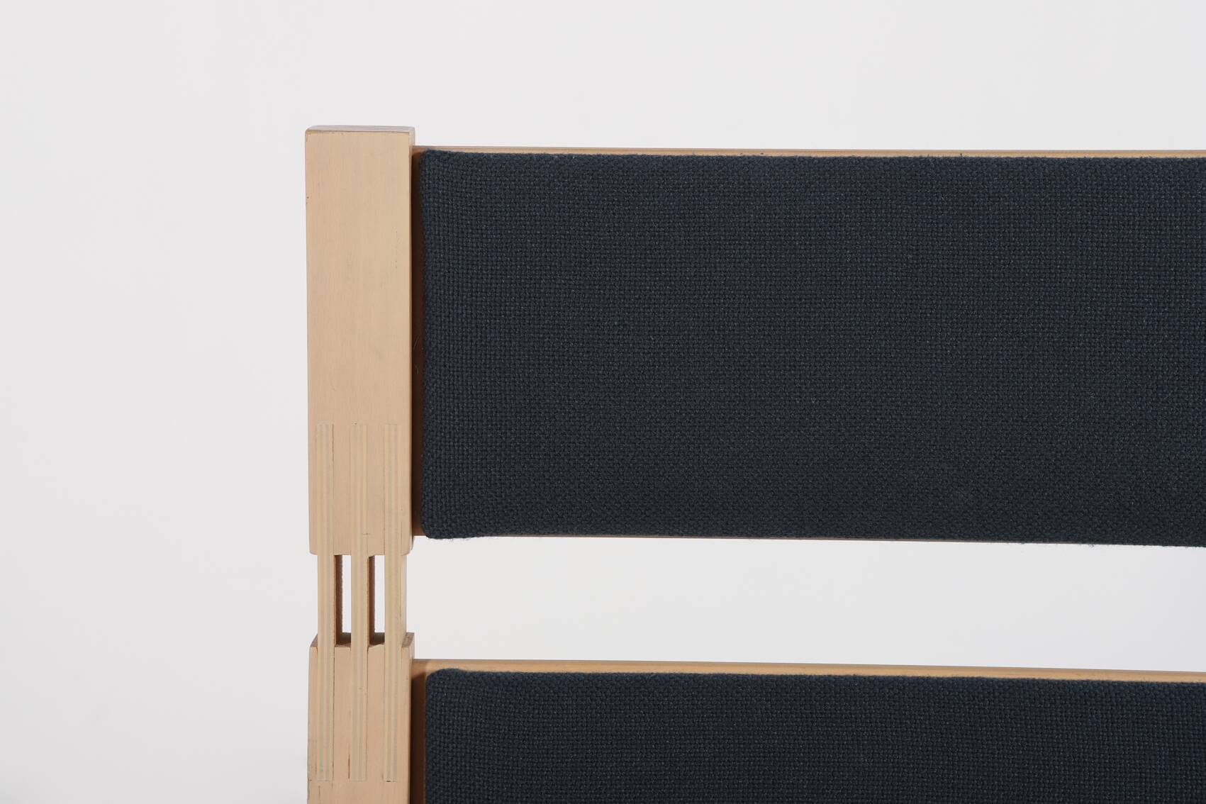 Une paire de chaises architecturales, Danemark 1990