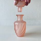 Flacon en verre rose