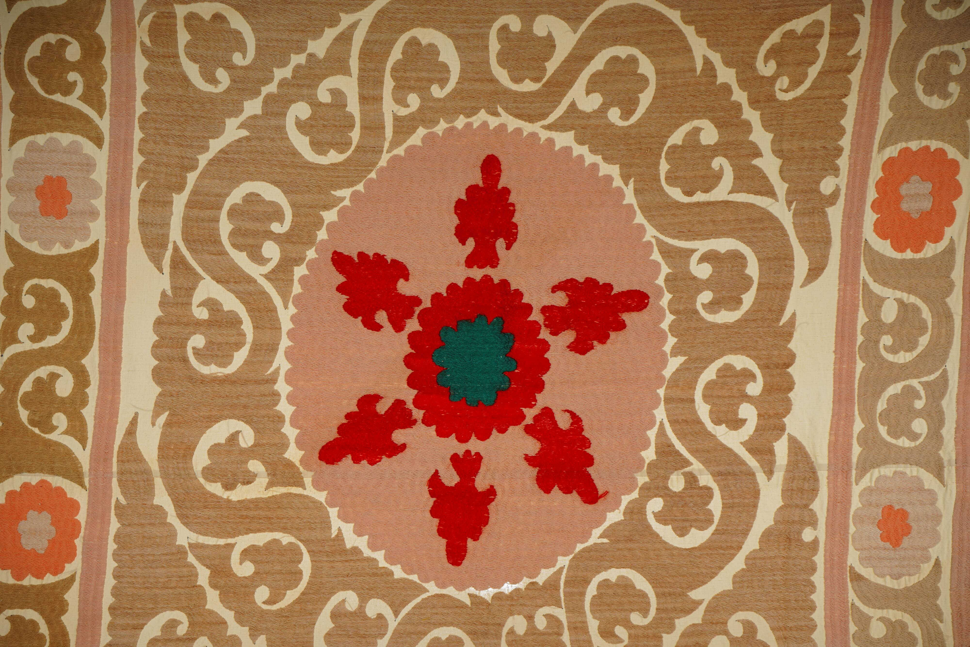 Tapis turc vintage noué à la main 133x136 cm