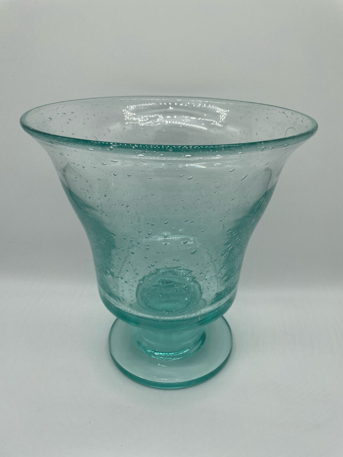 Punch service, Medici sangria in blue bubbled glass