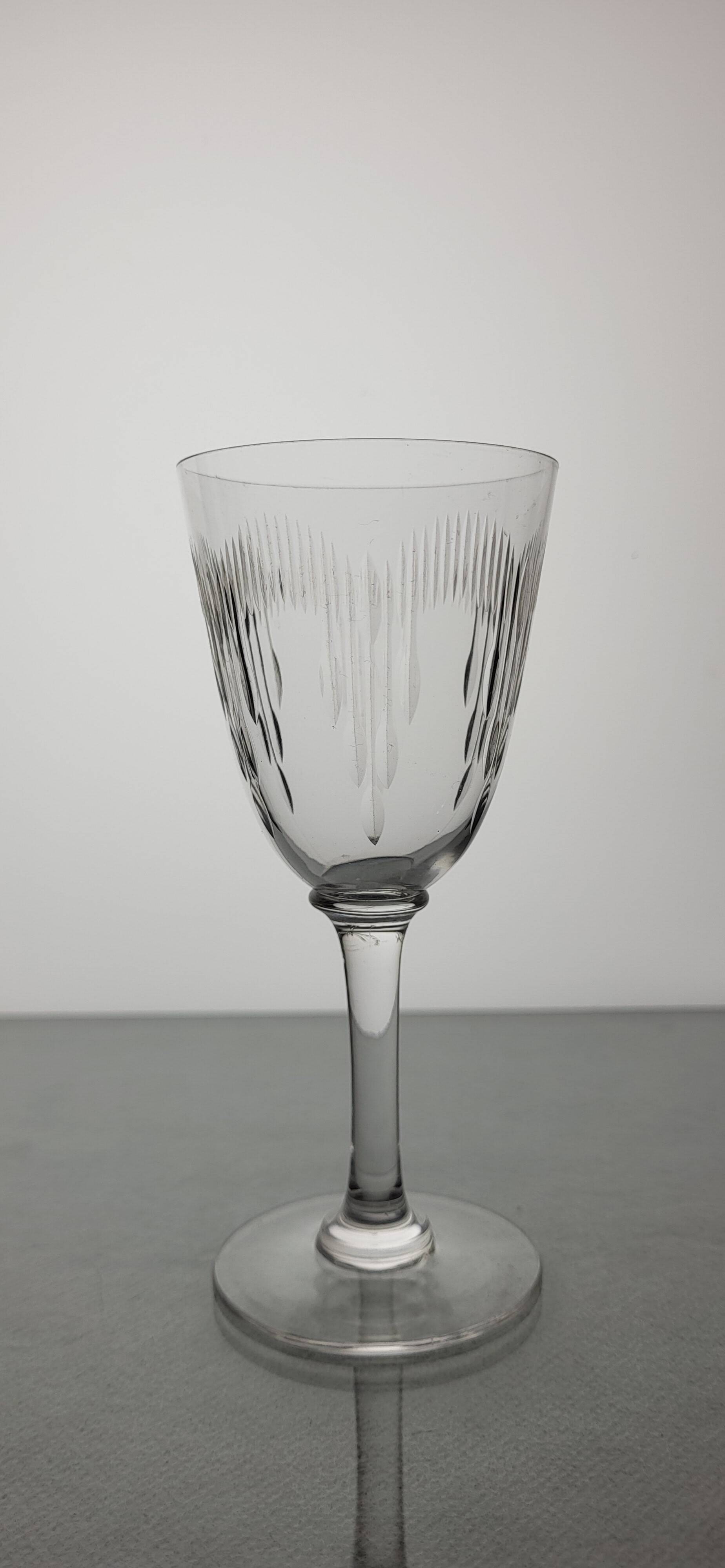 6 Baccarat crystal wine glasses, Molière model