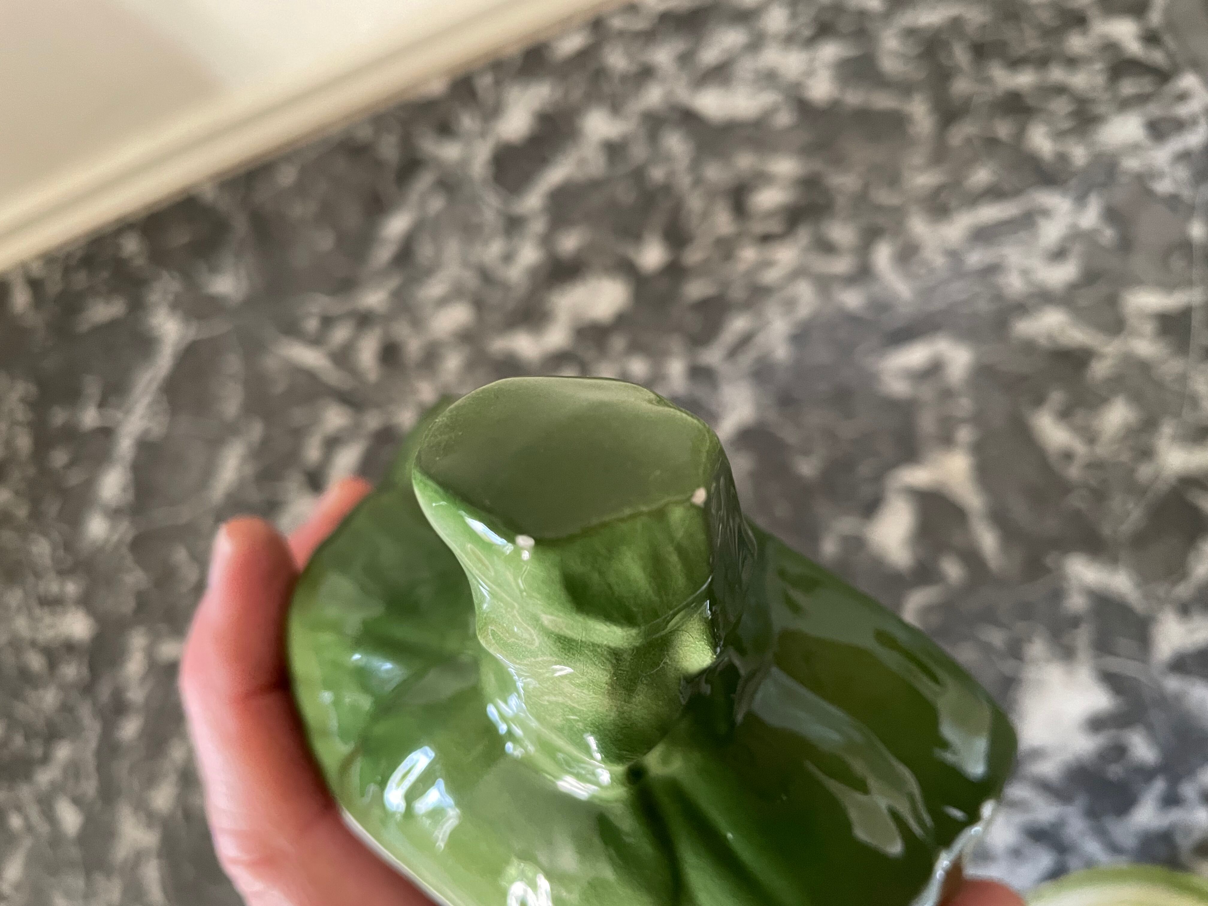 Artichoke-shaped dish