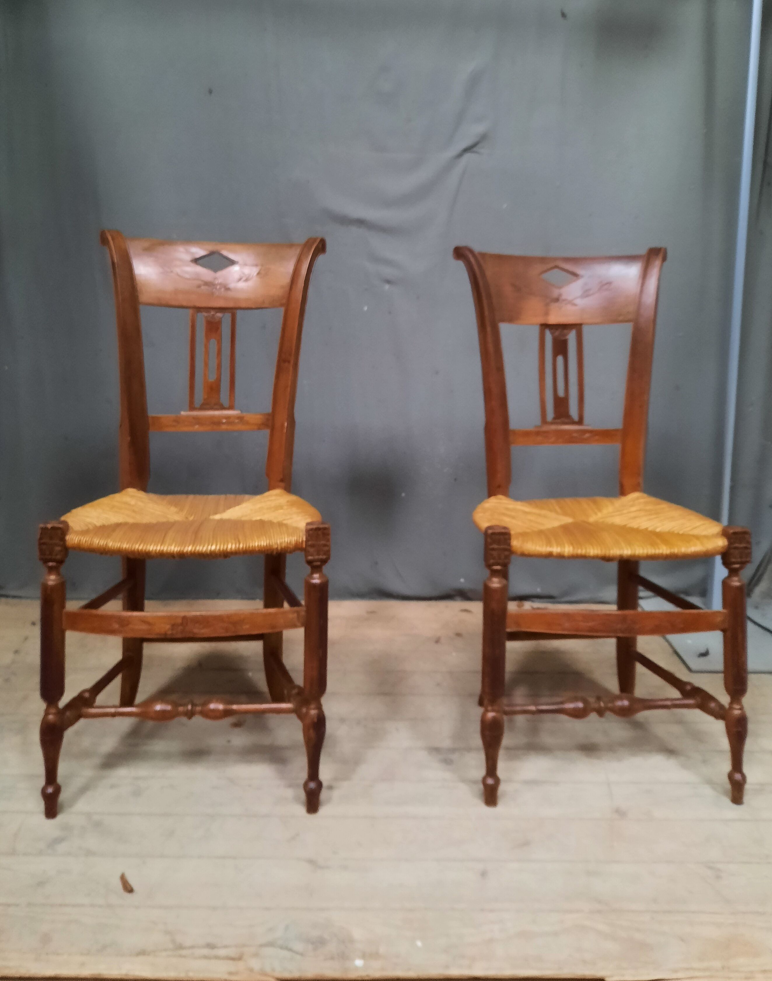 Pair of chair straws directoire