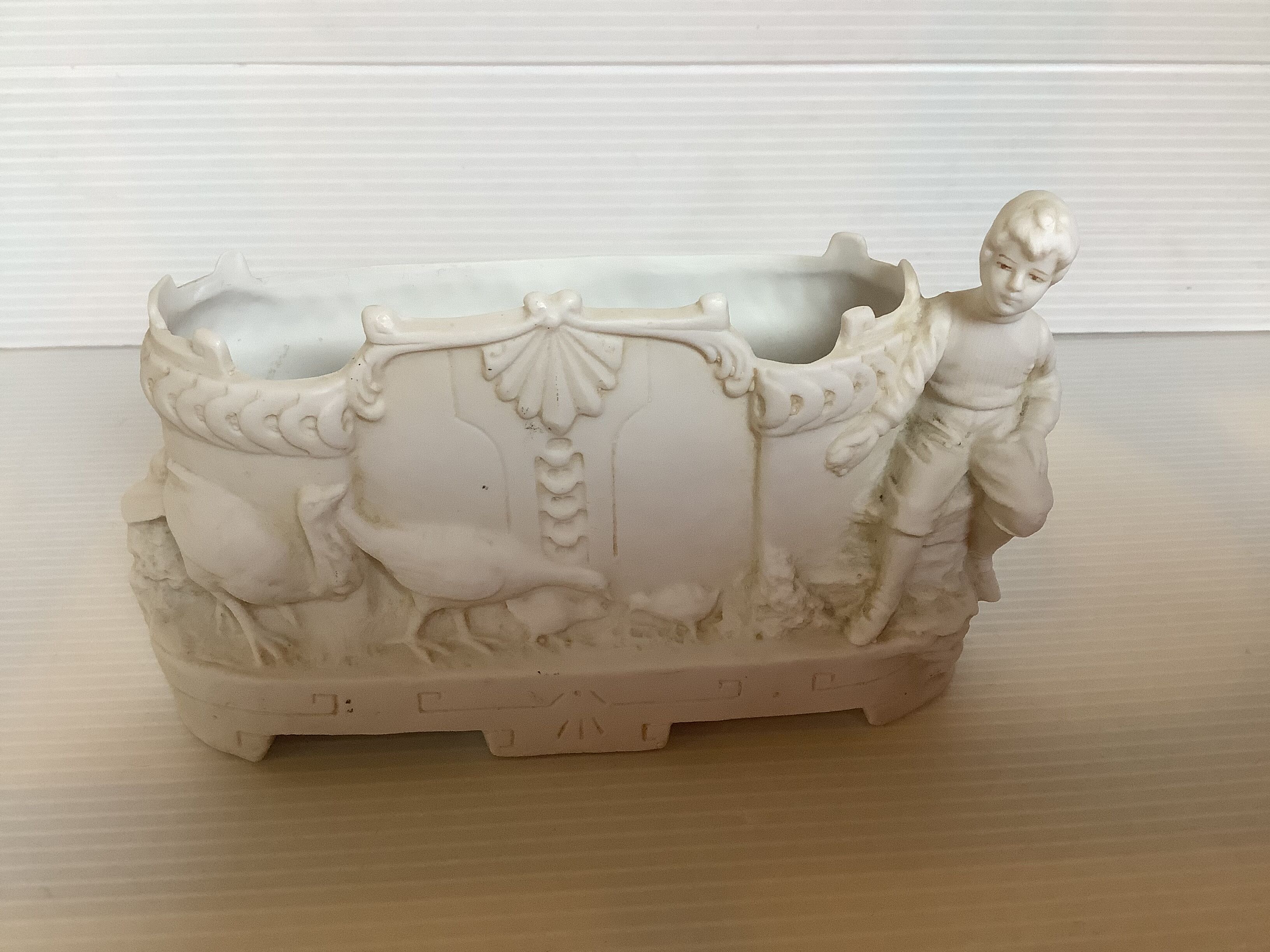 Pair old mini biscuit planters