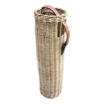 Wicker basket and leather strap