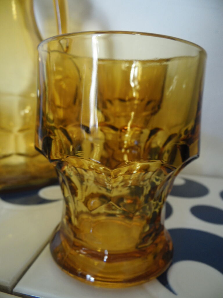 Amber glass orangeade service