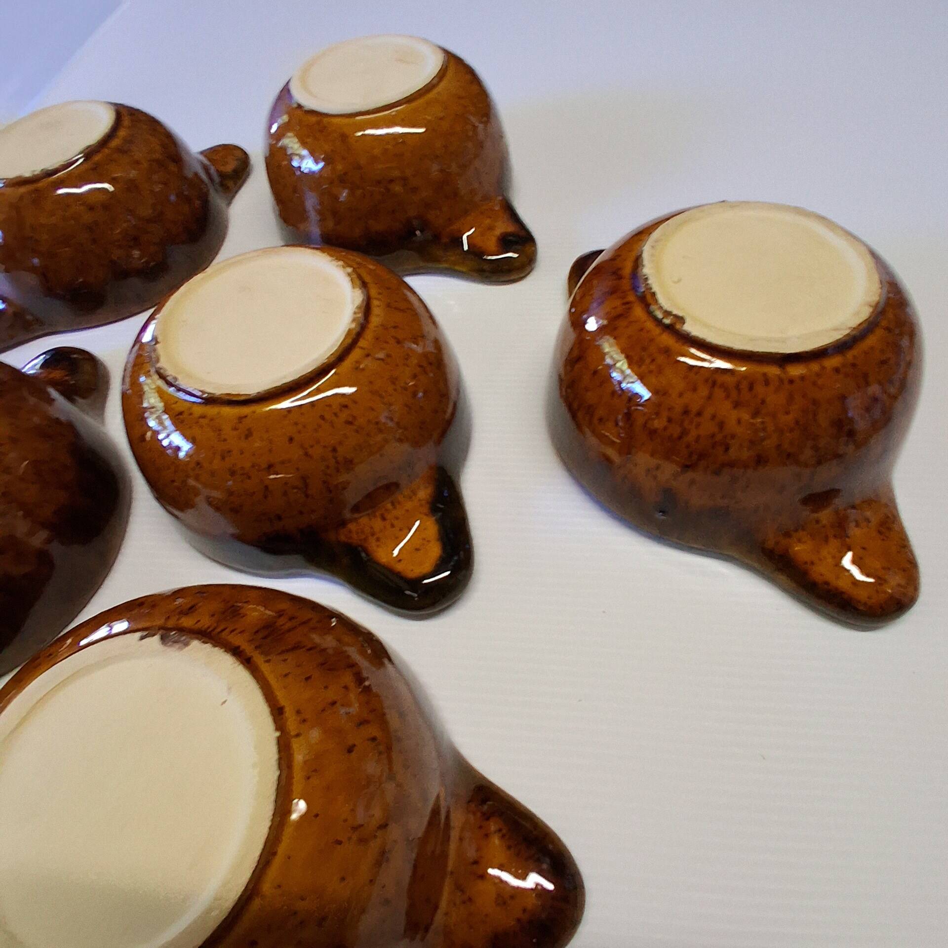 Set of 6 ear bowls in stoneware in very good condition.