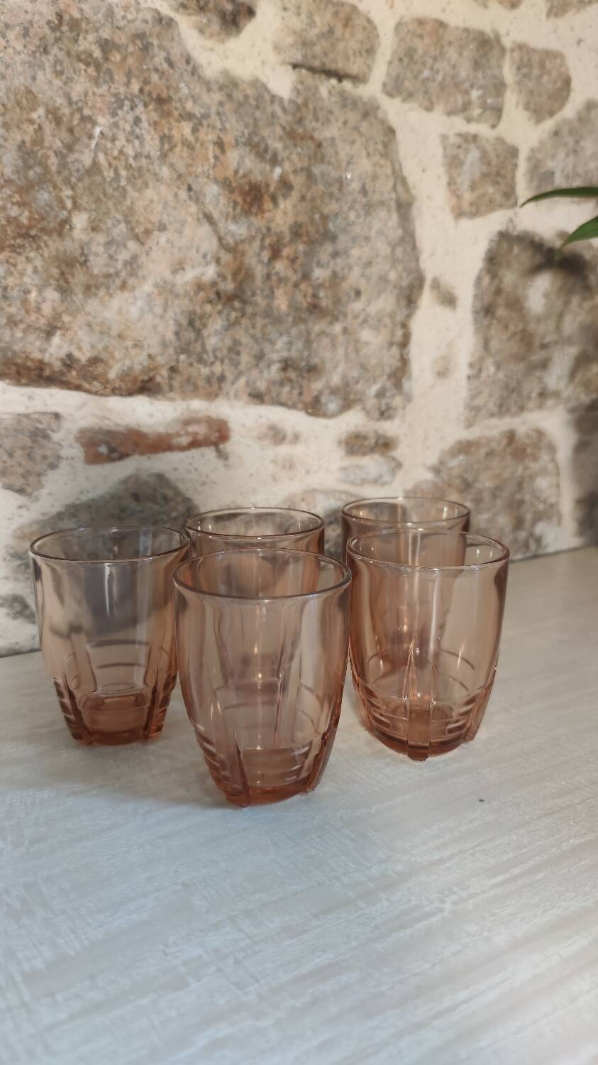 Verres à eau rose