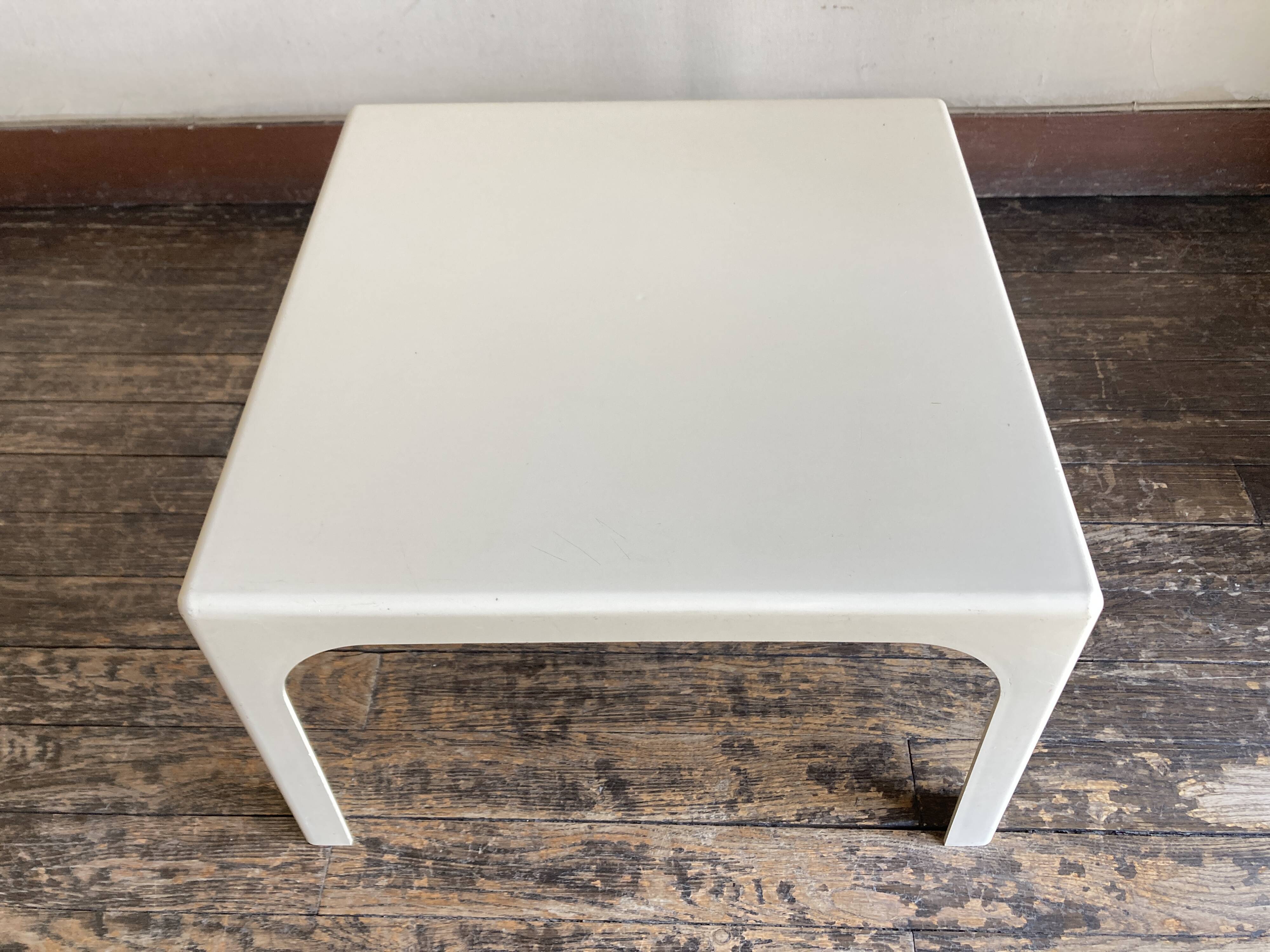 Space age coffee table Flair for Prisunic 1970 white