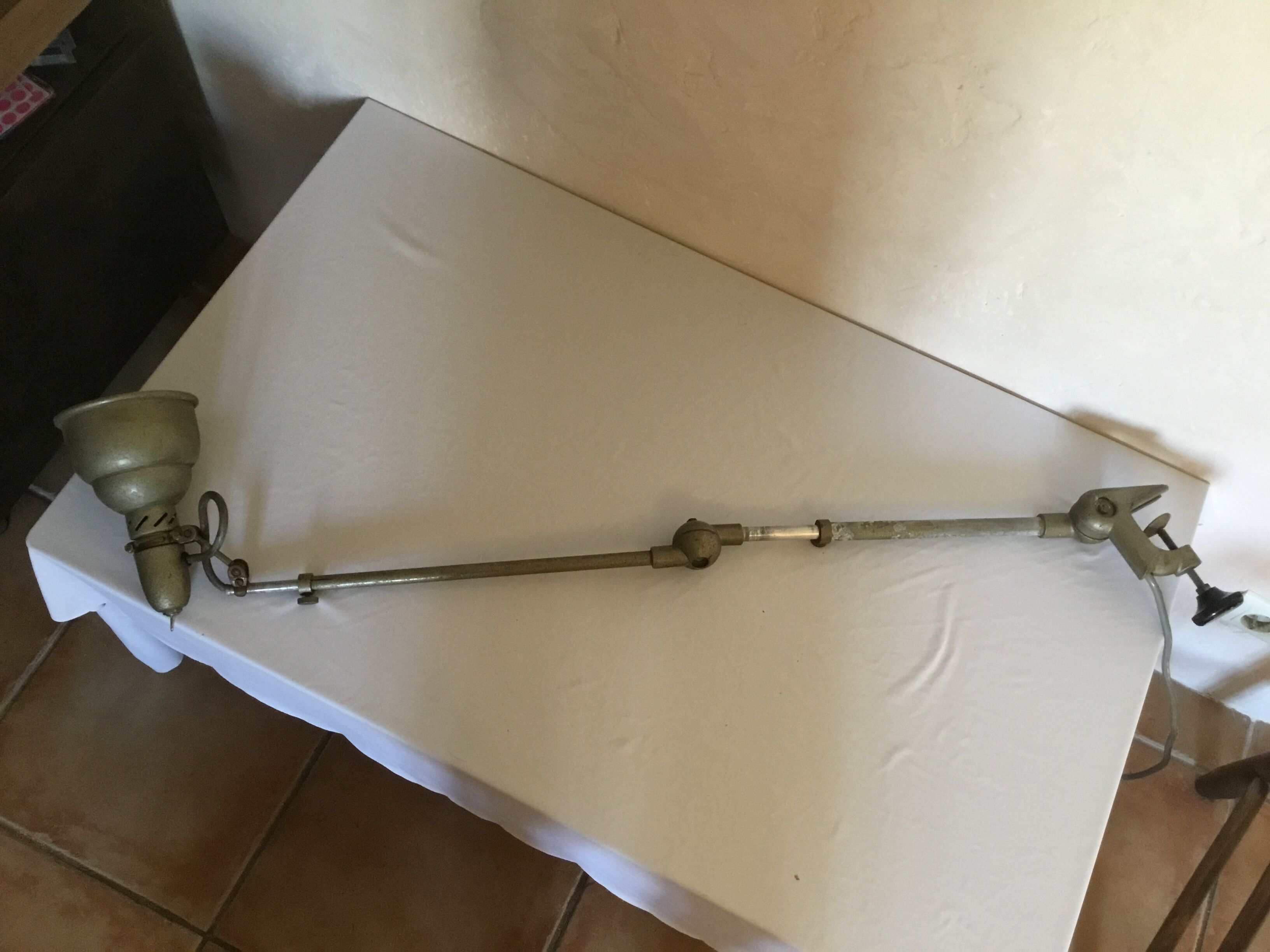 Lampe industrielle réglable en hauteur