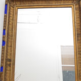 Miroir ancien doré à la feuille et bleu roi vif