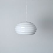 Suspension "New Wave" en verre opale Verner Panton pour Holmegaard, 1984