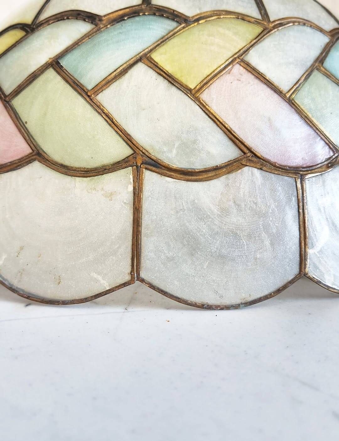 Mother-of-pearl lampshade