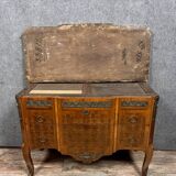 Commode sauteuse Transition estampillée en marqueterie de bois nobles