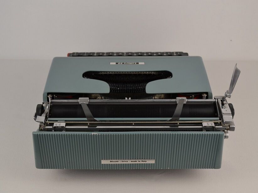 Machine à écrire Olivetti Lettera 22 - vintage 1950