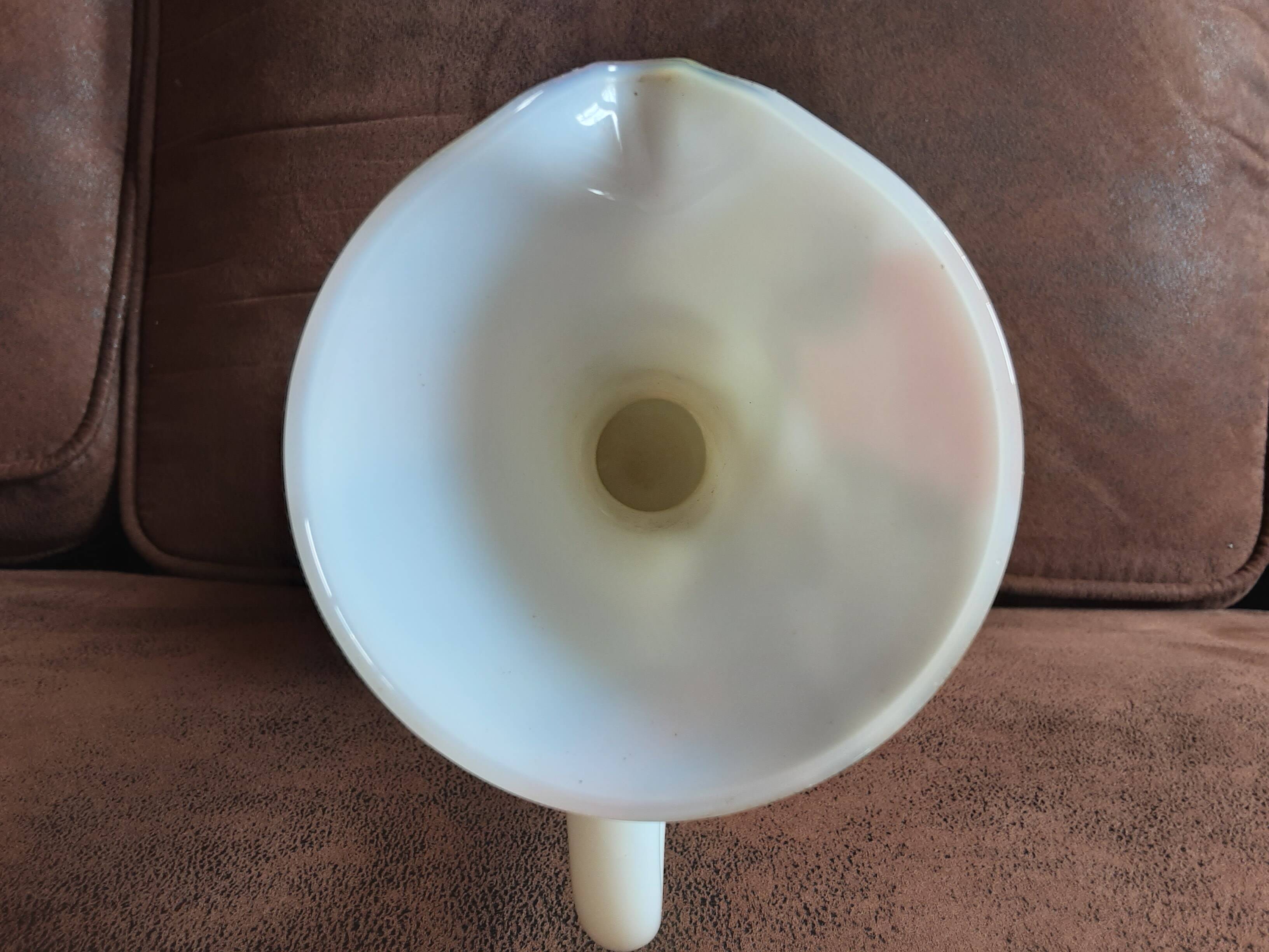 Carafe opaline stylée