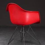 Pair of chairs Vitra by Charles Ray Eames model DAR