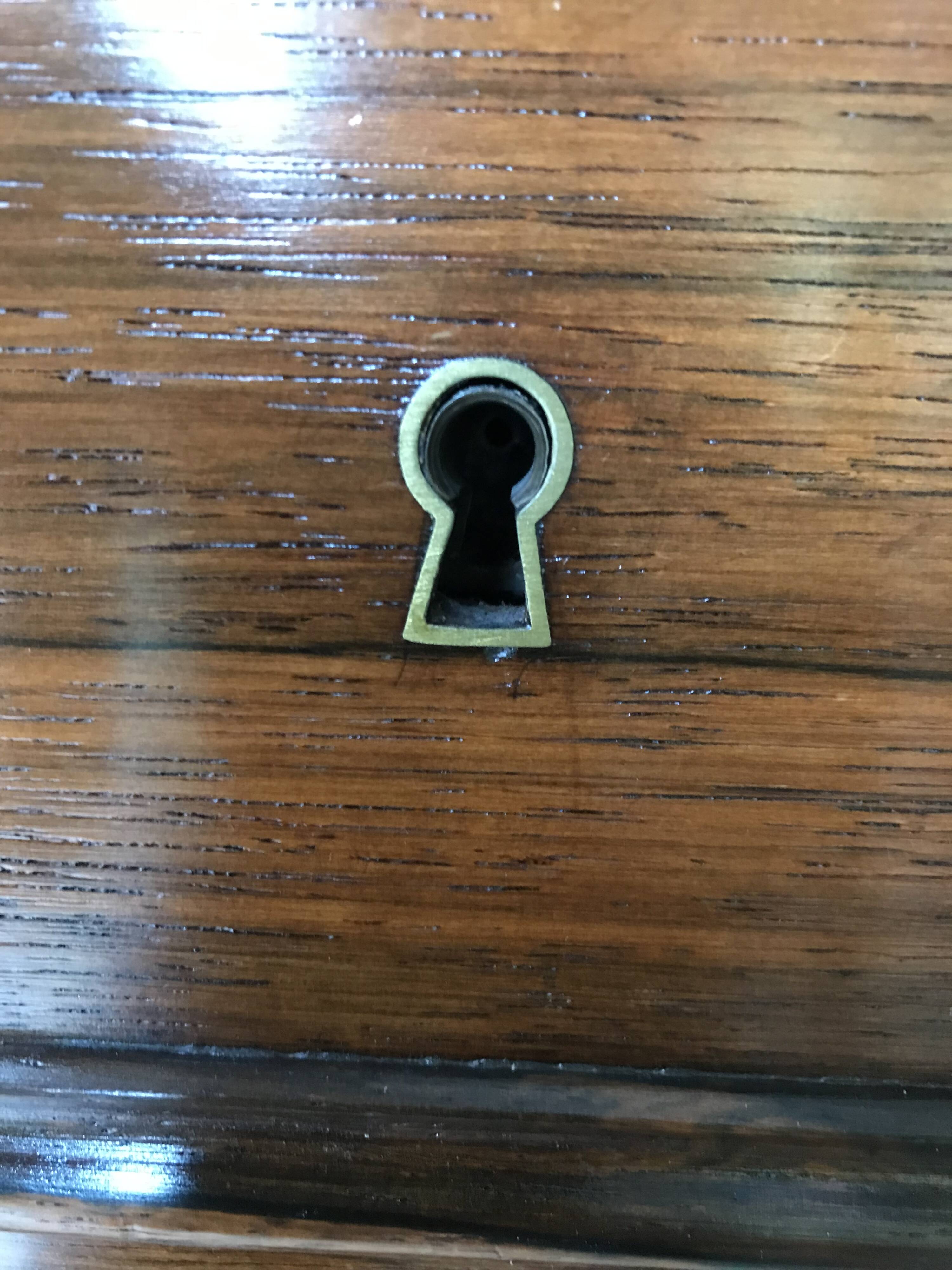 Small chest of drawers from the end of the 19th century