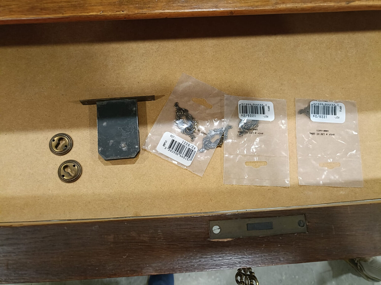 Louis Philippe commode from the mid-19th century, walnut.