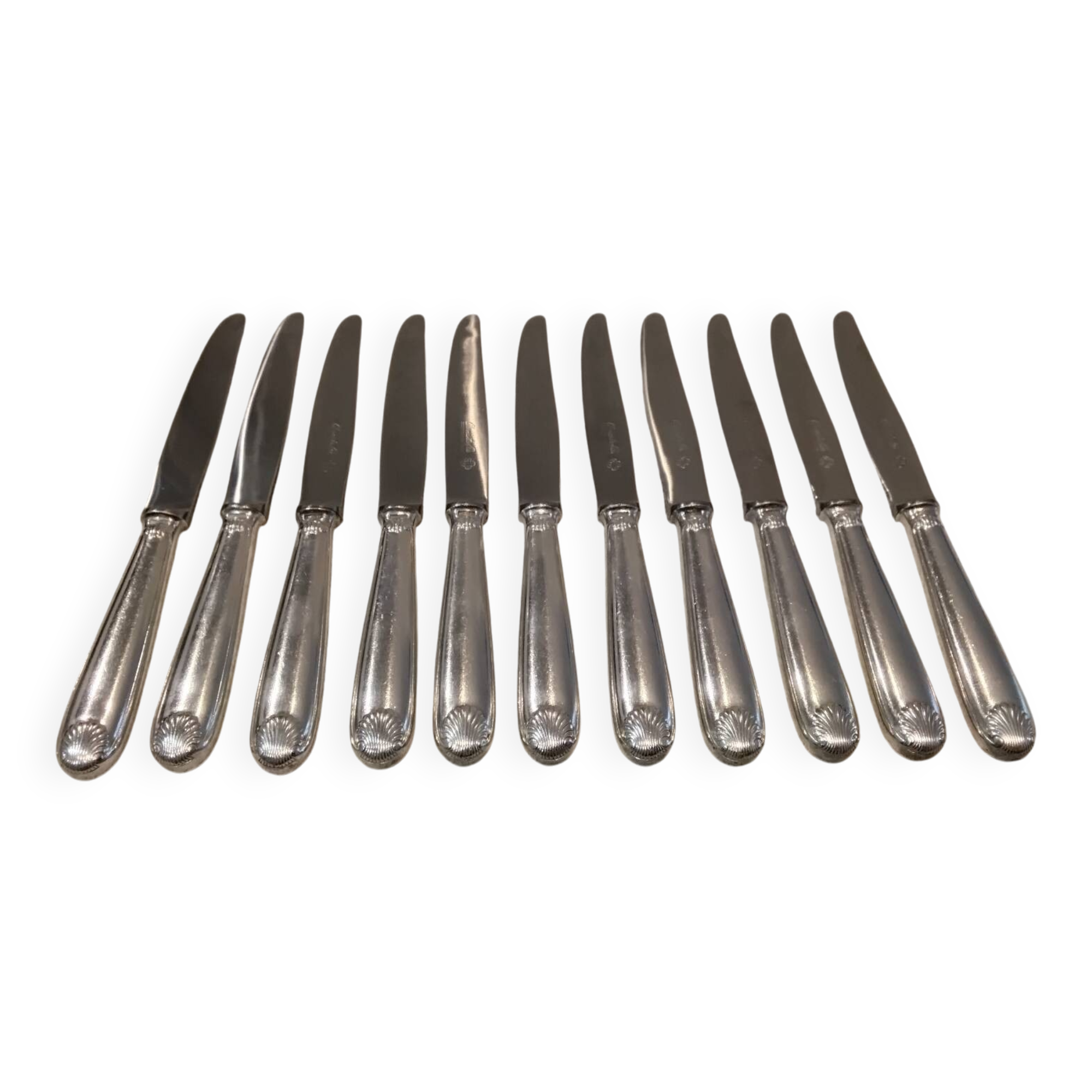 12 silver-plated dessert knives by Christofle Vendôme, 20.3cm