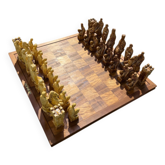 Imposant jeu d'échecs signé CJ