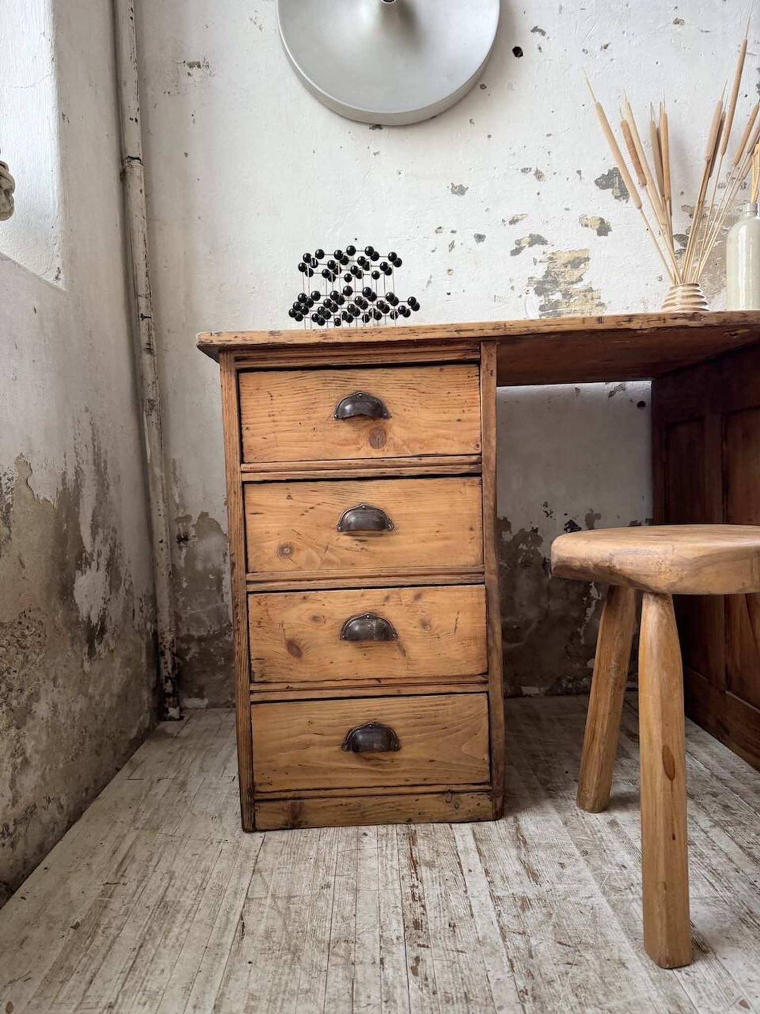 Bureau pin meuble atelier 1950