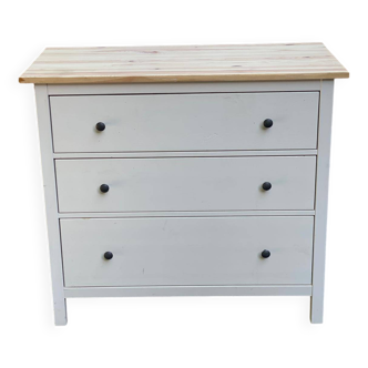 Scandinavian white and solid wood chest of drawers with 3 drawers