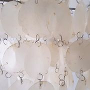 Lustre en nacre édition 1960 vintage (8 lustres disponibles!)