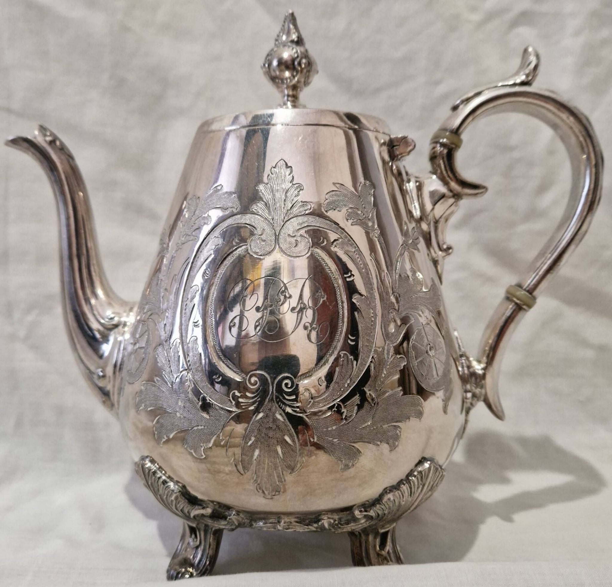 Napoleon III teapot in silver-plated metal – 19th century – Rococo decoration
