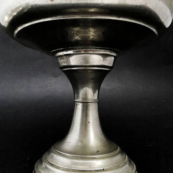 Plat FP5 avec insert en verre dans un style éclectique