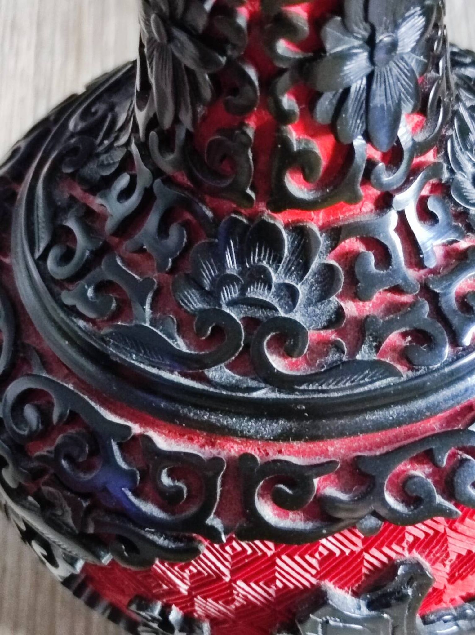 Cinnabar vases