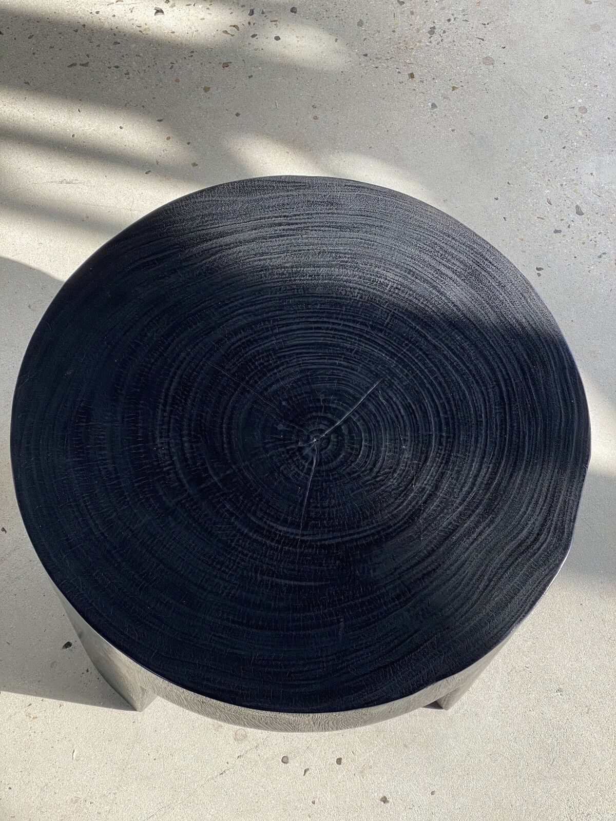 Coffee table en bois massif monoxyle noir