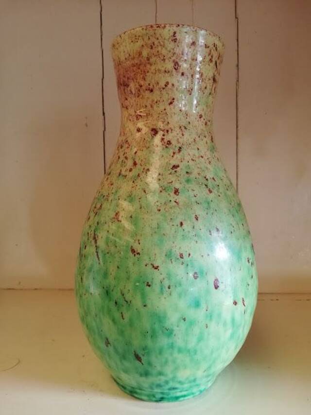 Accolay ceramic vase