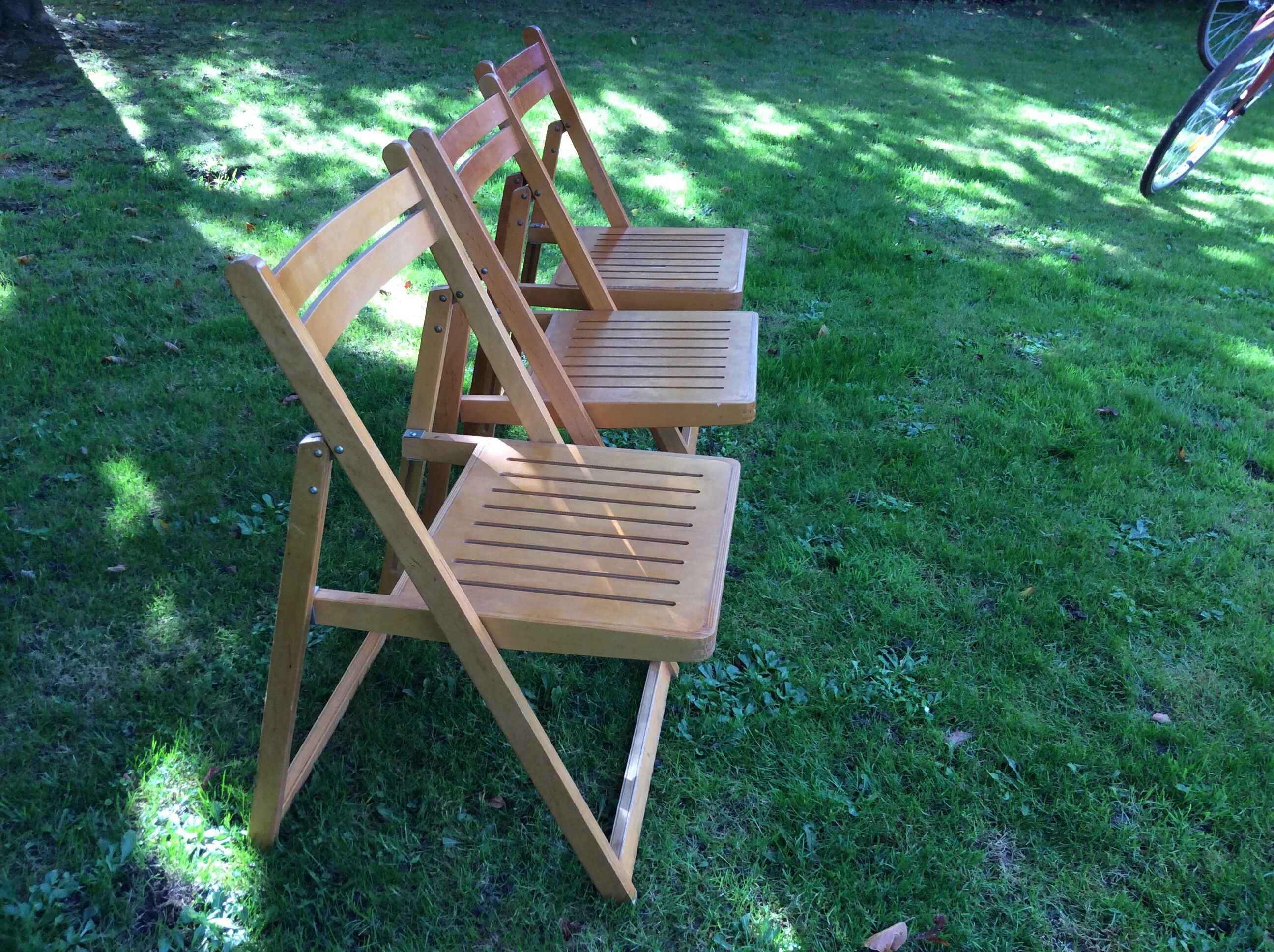 Series of 3 folding chairs