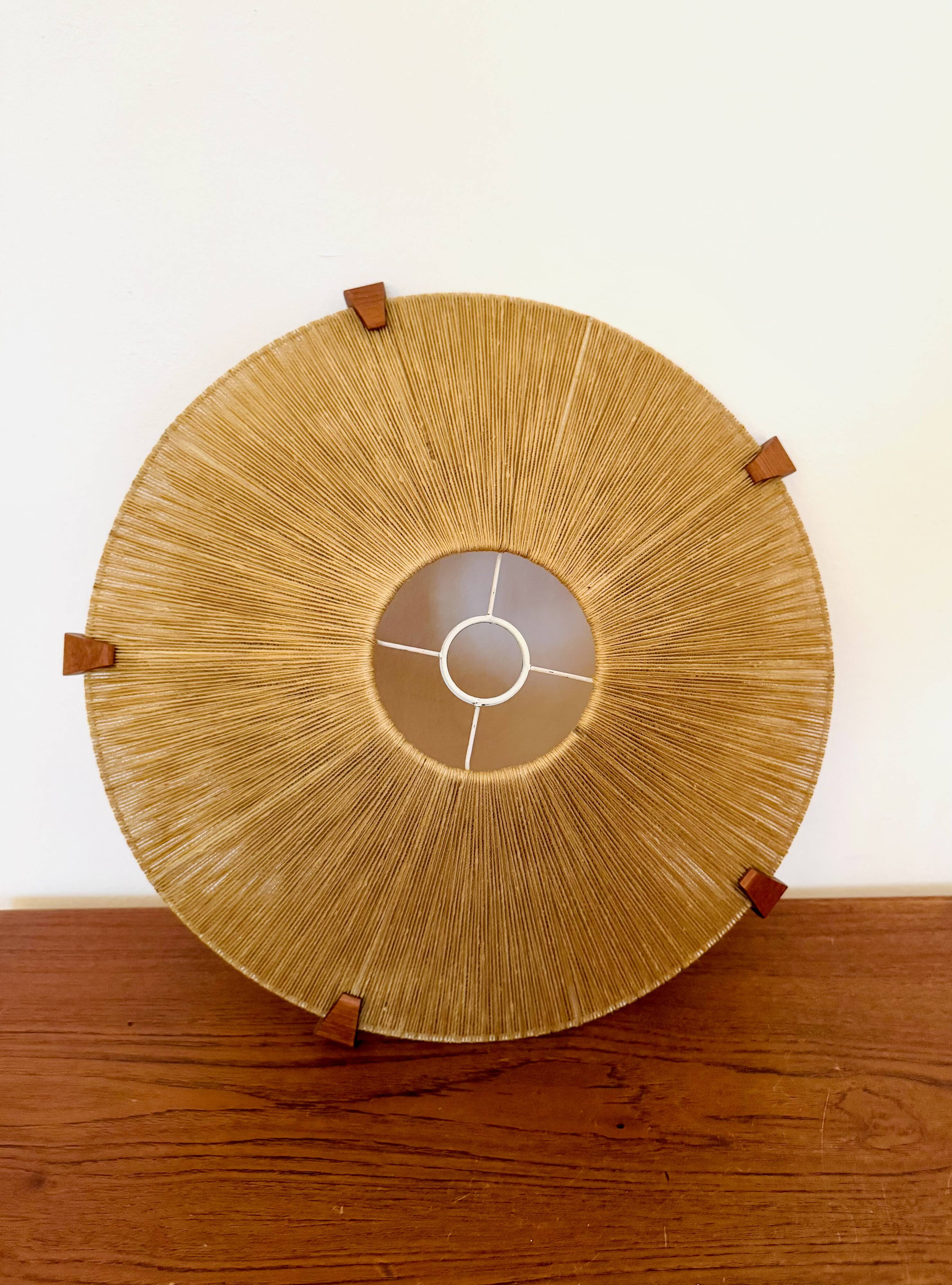 Suspension en sisal et teck par Temde
