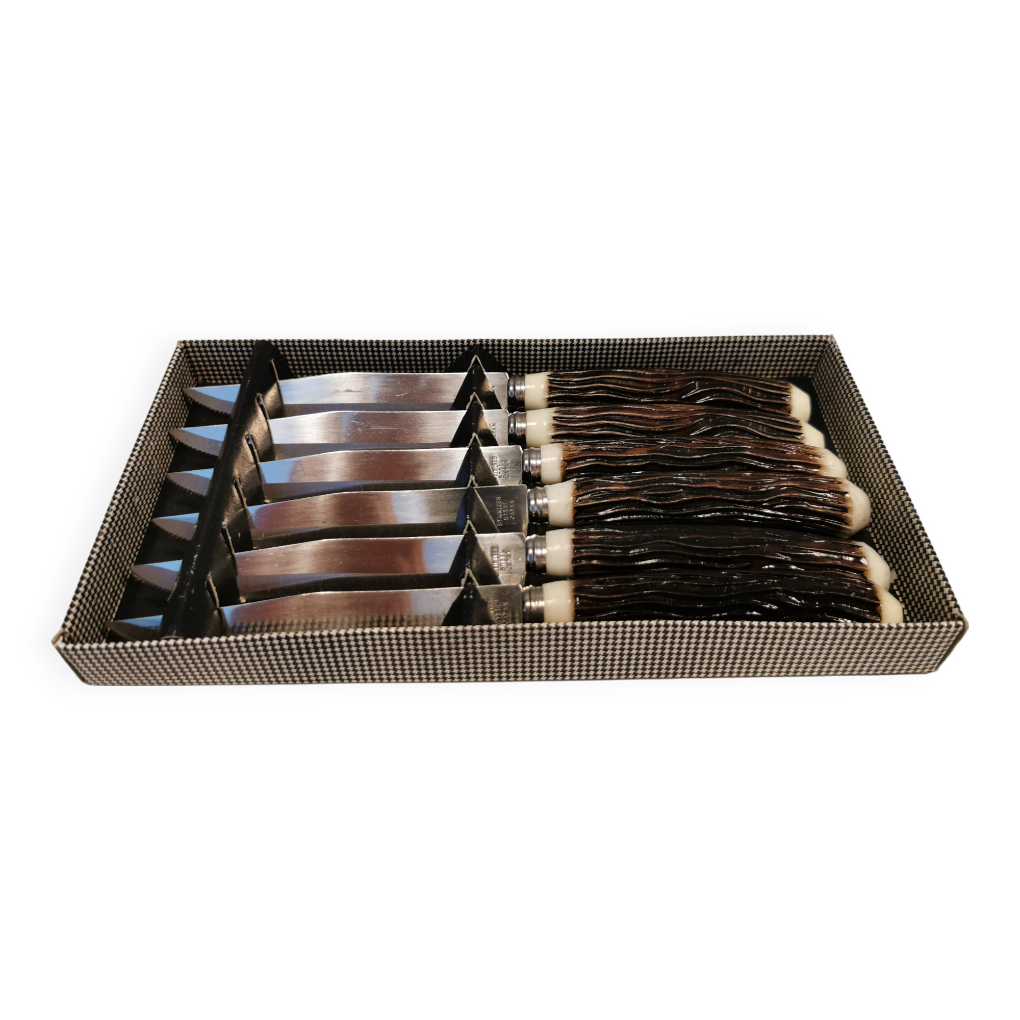 Six delicious stainless steel steak knives with bone handles, from Japan