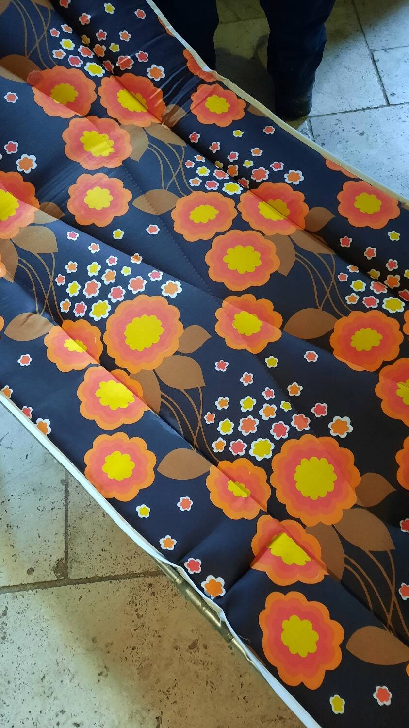 Vintage floral camping folder