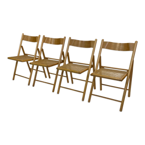 ensemble de quatre chaises