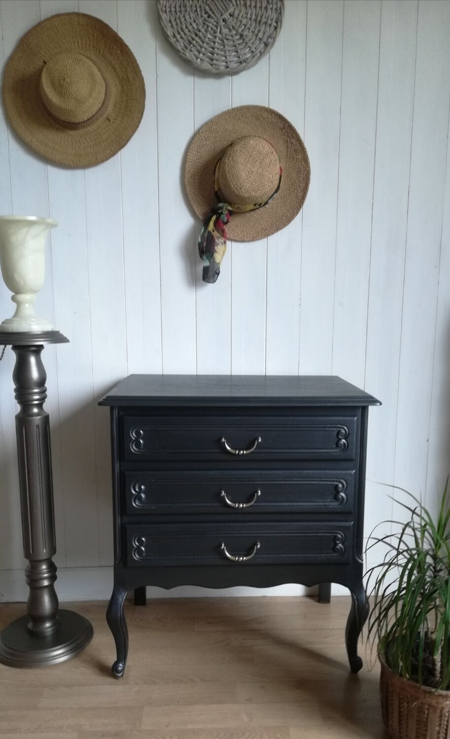 3 drawer chest of drawers