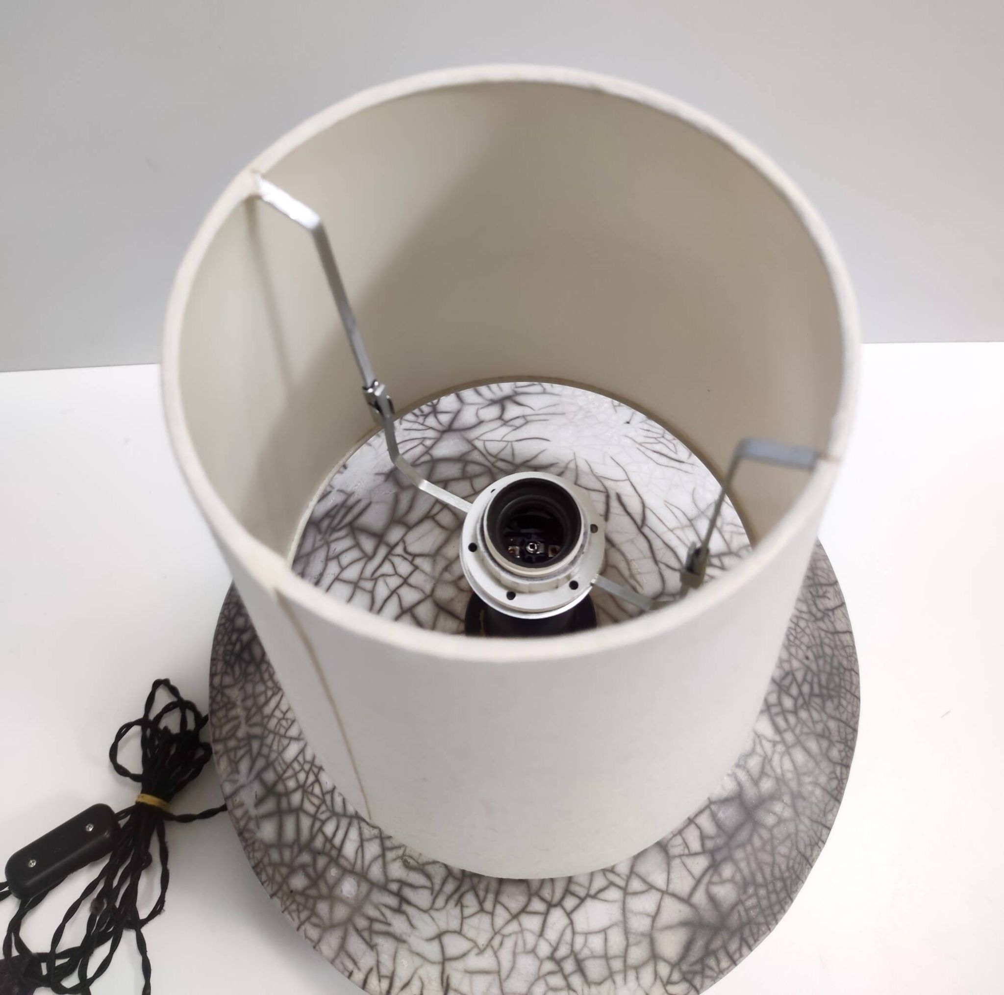 Lampe postmoderne en céramique Raku grise faite à la main, signée, Italie