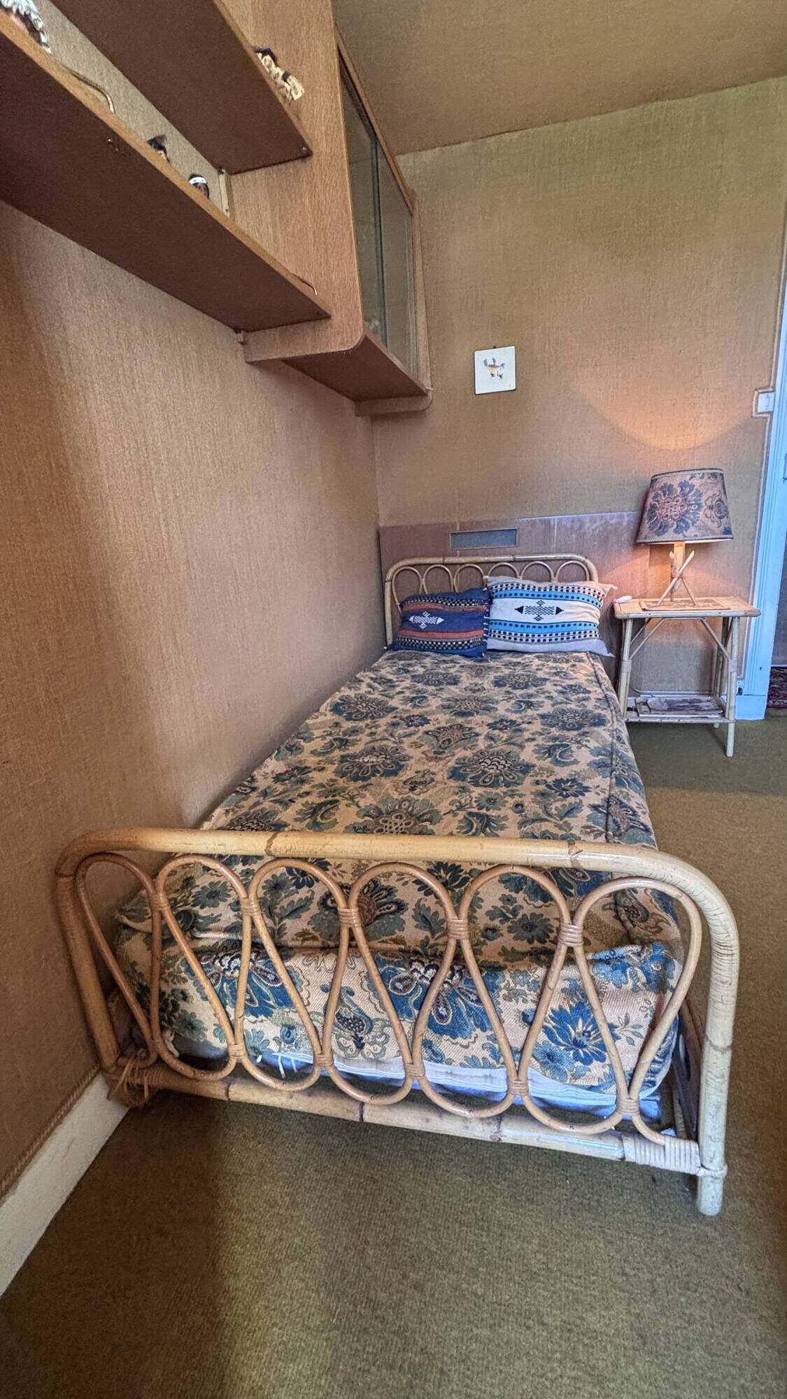 Read a vintage natural rattan bed – 90 × 190 cm – 1970s