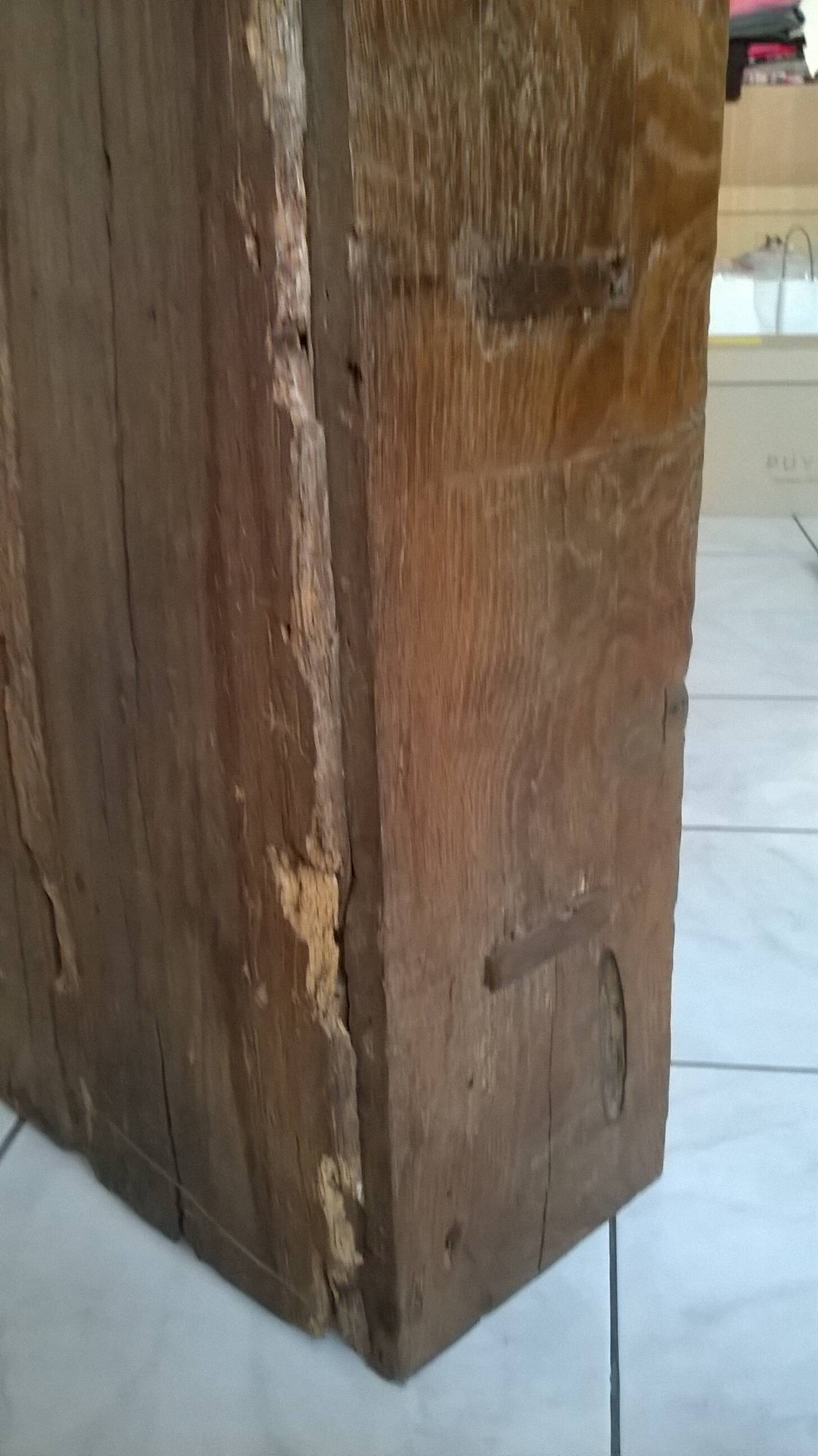Old oak dresser or shelf to place on the ground