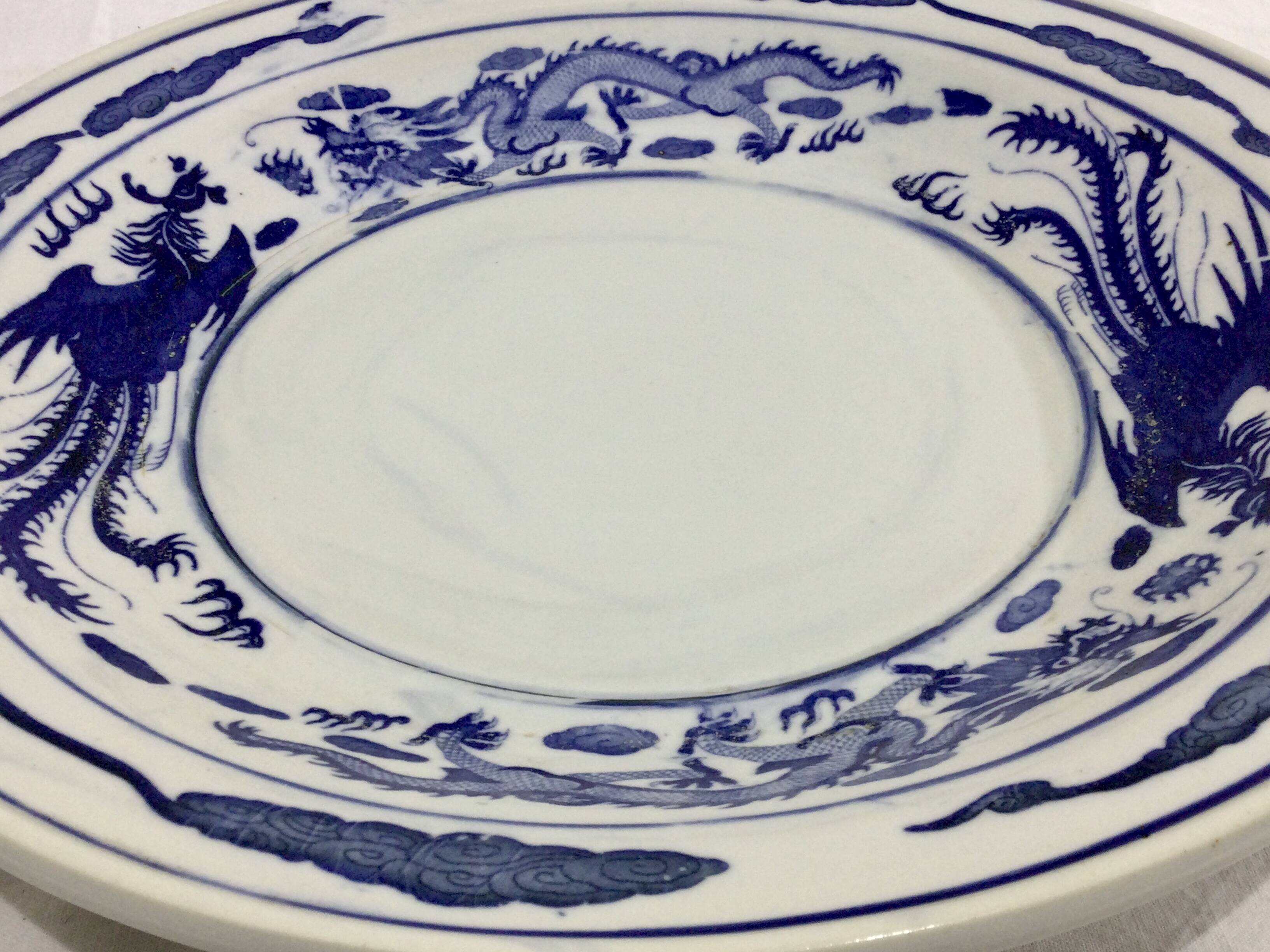 Large Chinese porcelain dish