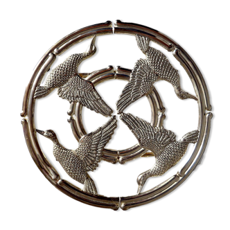 Extendable underside duck pattern